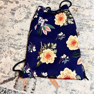 TRIANGL Navy‎ Floral Backpack